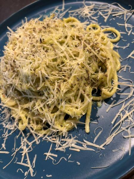 Paste cu Pesto Avocado